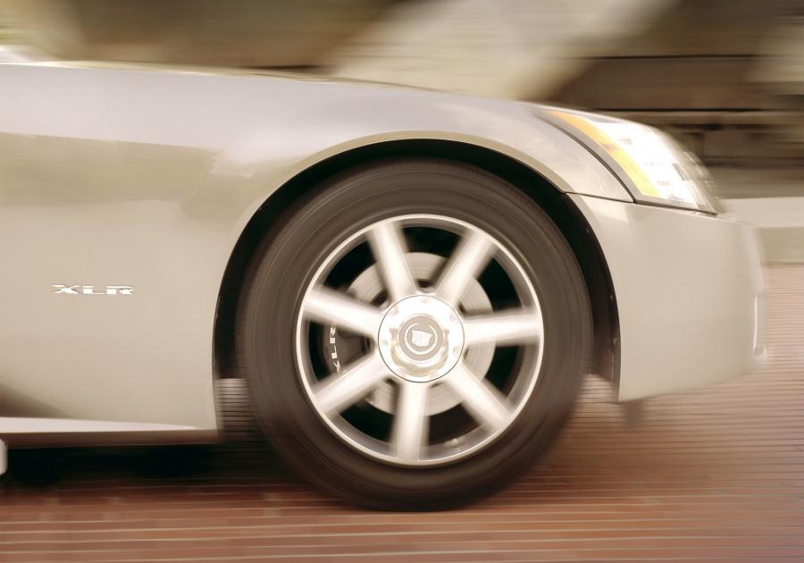  Cadillac XLR Roadster 2004 года  (фото 106 из 128)